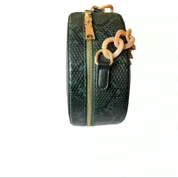 ROUND FAUX SNAKE SKIN PRINT HAND BAG INCLUDES SHOULDER STRAP•GREEN AND BLACK• - Picture 4 of 9